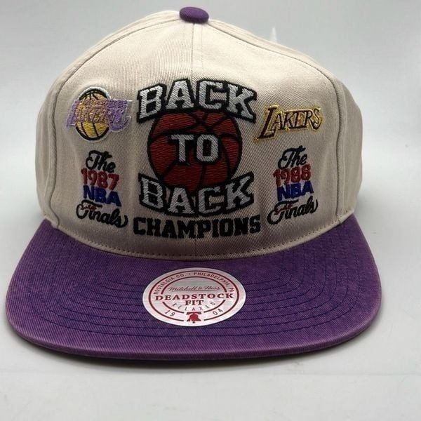Mitchell & Ness Deadstock Championship Los Angeles Lakers Hat- NWT- Adjustable