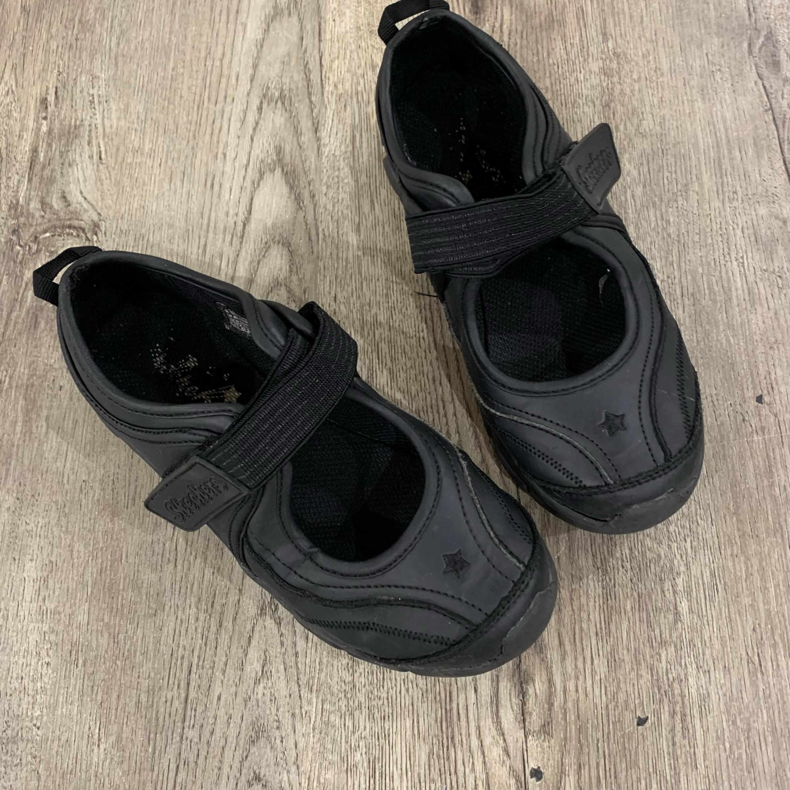 Sketchers Shoes