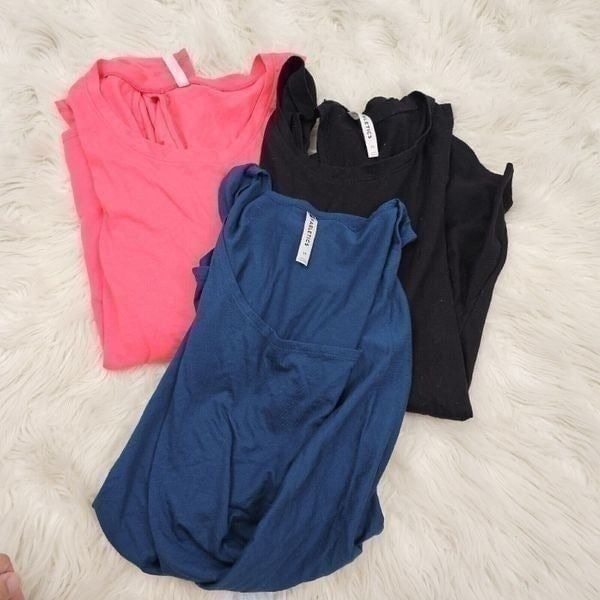 Lot Of 3 Fabletics Pink Black Blue Athletic Tanks Womens Size Medium