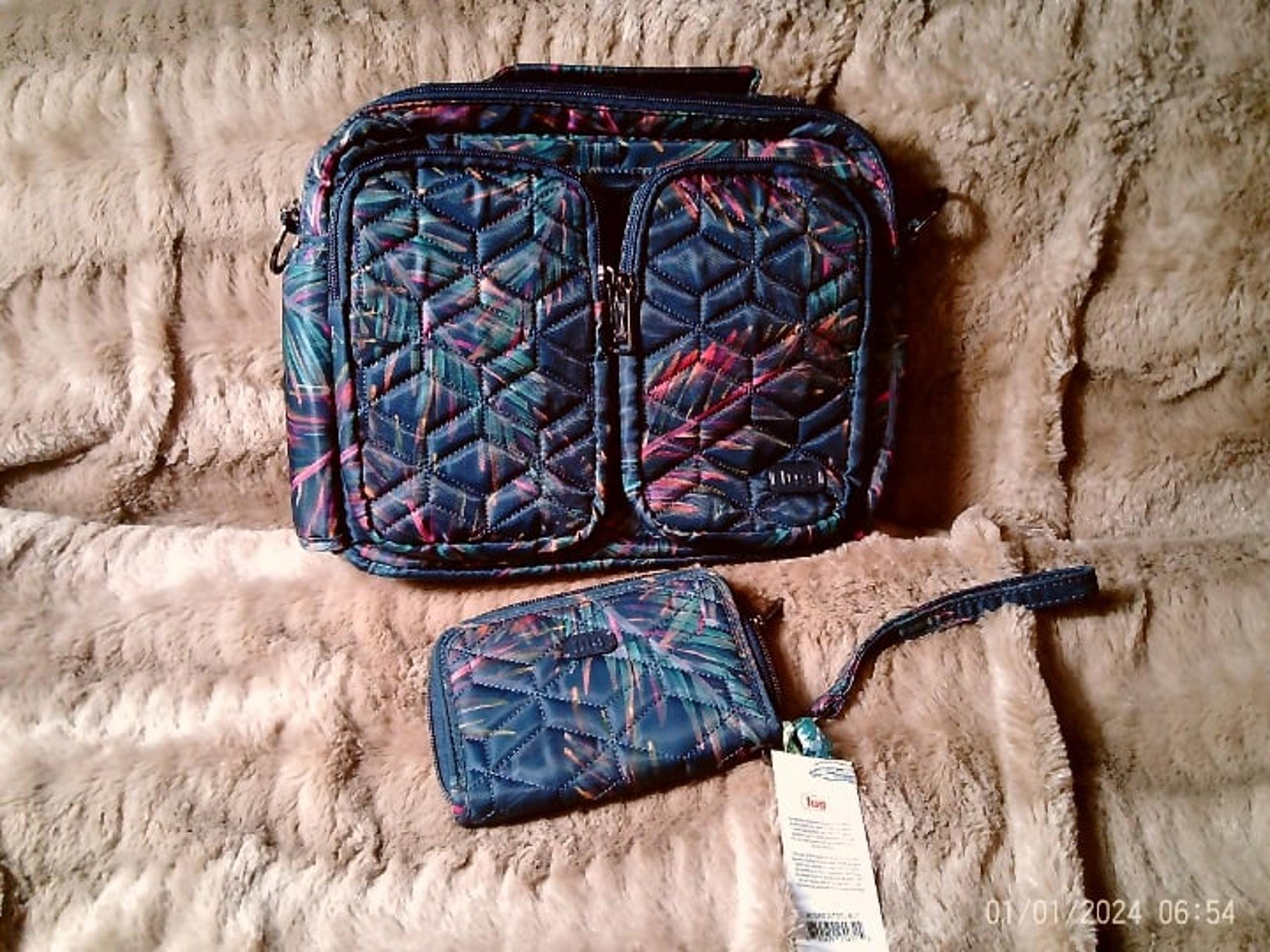 NWOT Lug Navigator Crossbody Bag in BEAUTIFUL Tropical Multi w/matching wallet