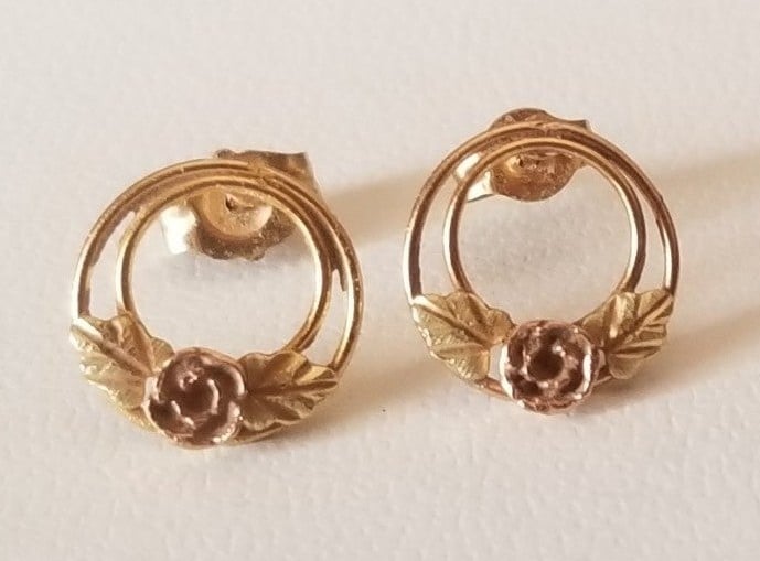 14K Gold Rose Earrings