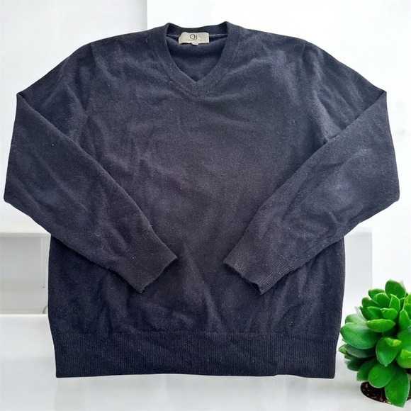 QI New York Navy Blue 100% Cashmere Classic V-Neck Sweater