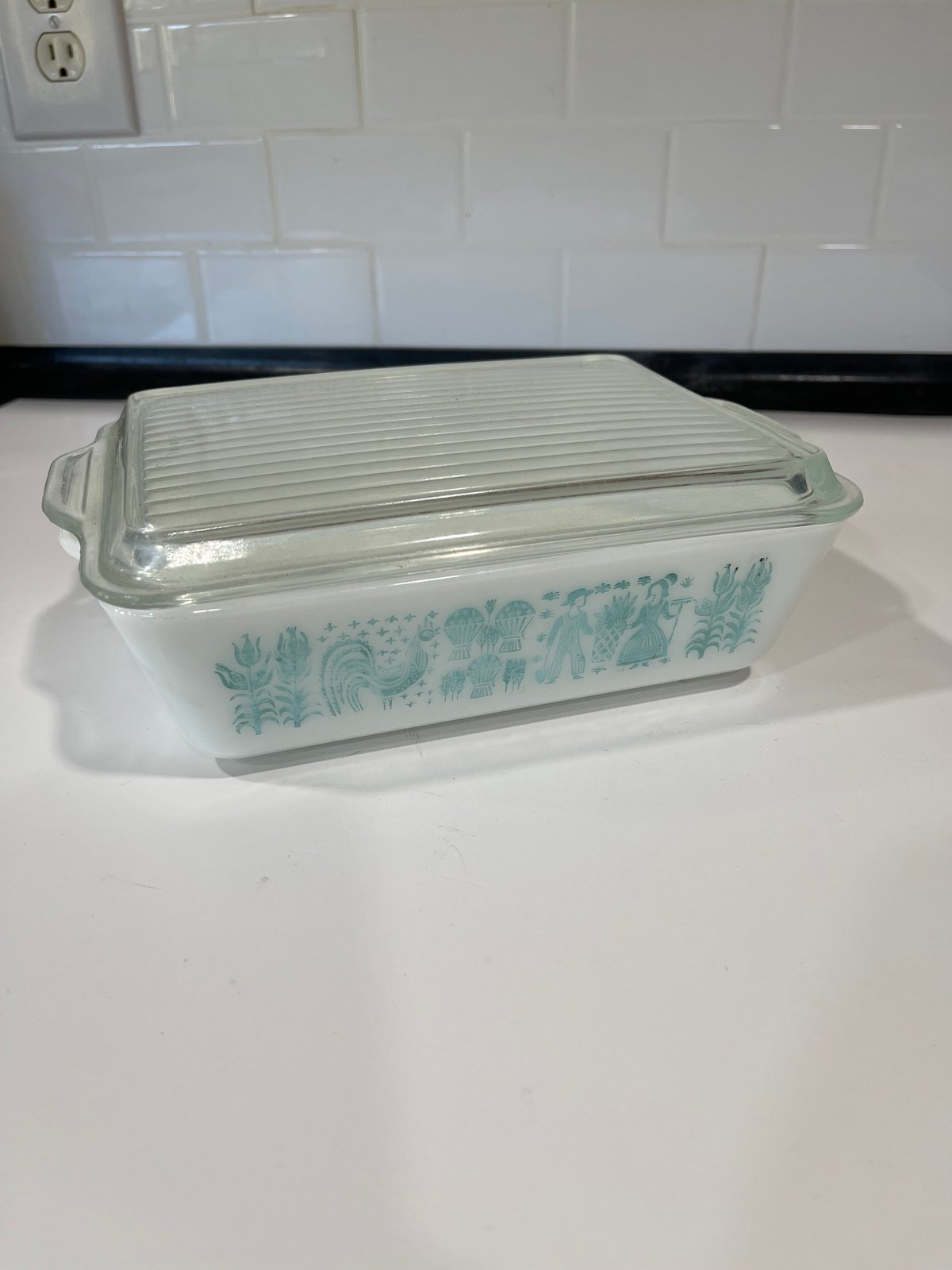 Vintage Pyrex 503 refrigerator dish with lid
