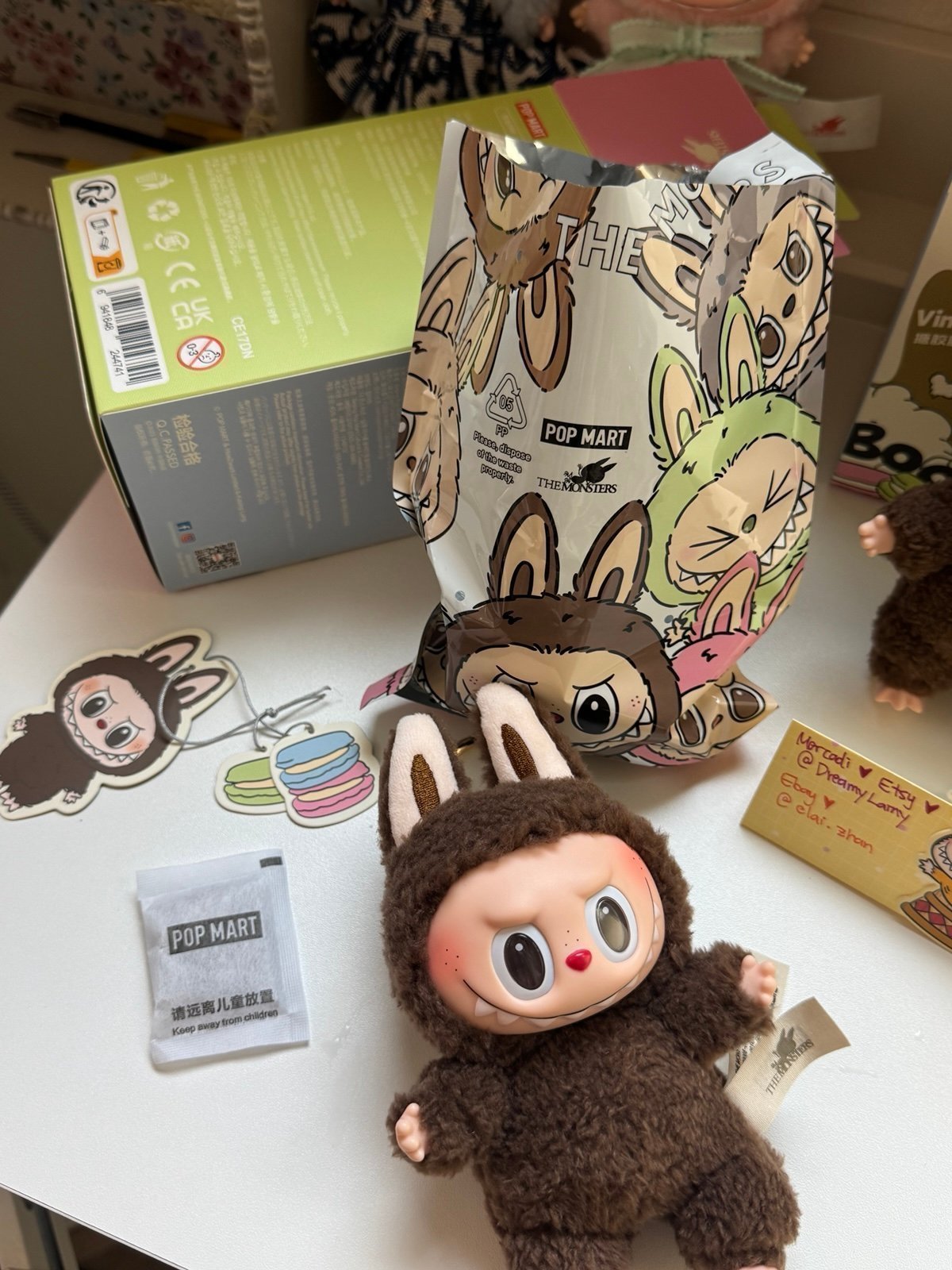 LABUBU Doll】Exciting Macaron Chestnut Cocoa + Have A Seat