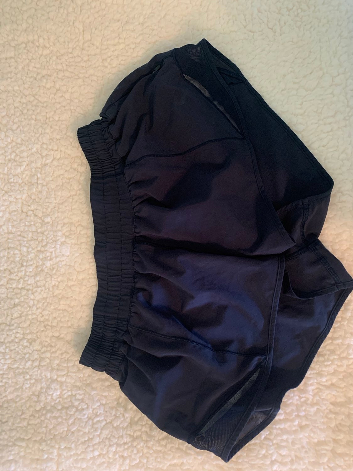 lululemon hotty hot shorts 2.5