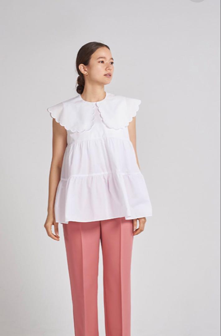 yori Scallop Collar Sleeveless Blouse
