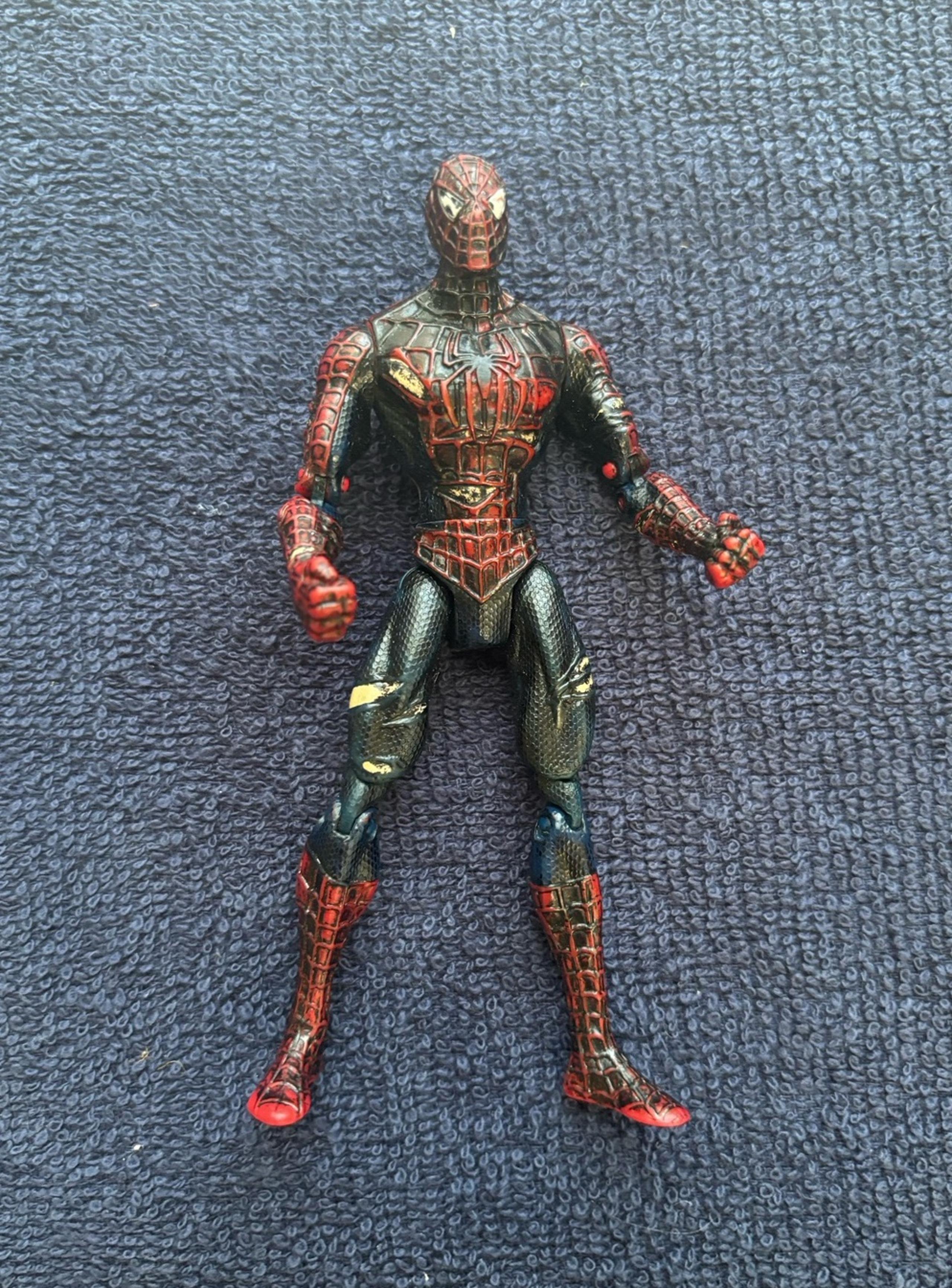 Spider-Man 2002 Movie Toybiz Magnetic SpiderMan Action Figure Tobey Maguire Rare