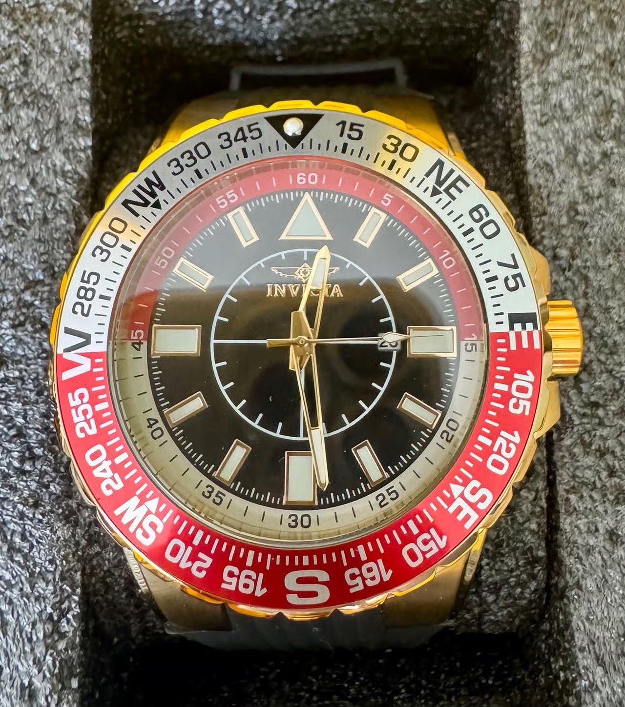 INVICTA Men's Wristwatch - Japan Quartz - Silicone Band / Model No. 19271