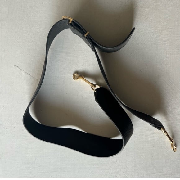 NEW Cuyana Adjustable Wide Strap in Black Pebbled Leather