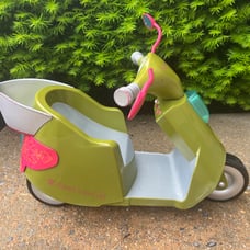 2006 Retired American girl doll motor scooter