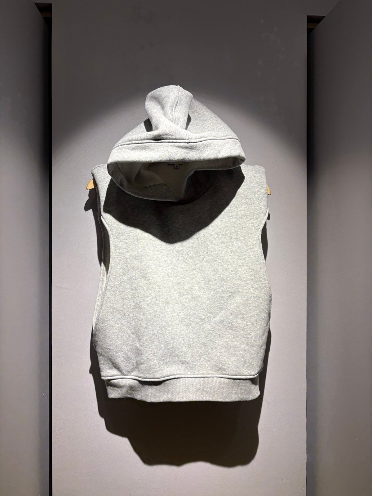Women’s sleeveless sweatshirt hoodie