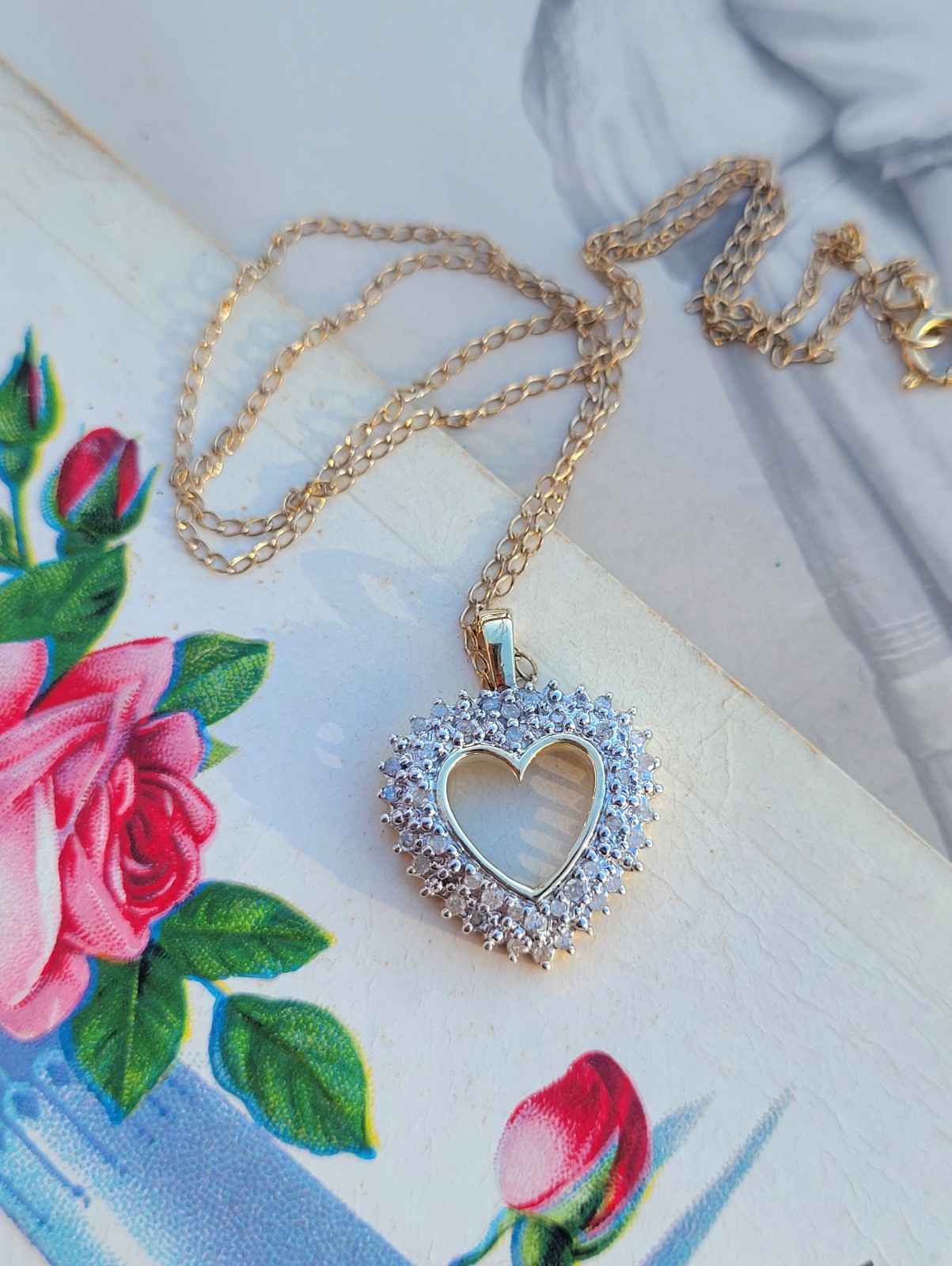 Vtg 10k Yellow Gold Diamond Open Heart Pendant Necklace Valentine's - 3.26g