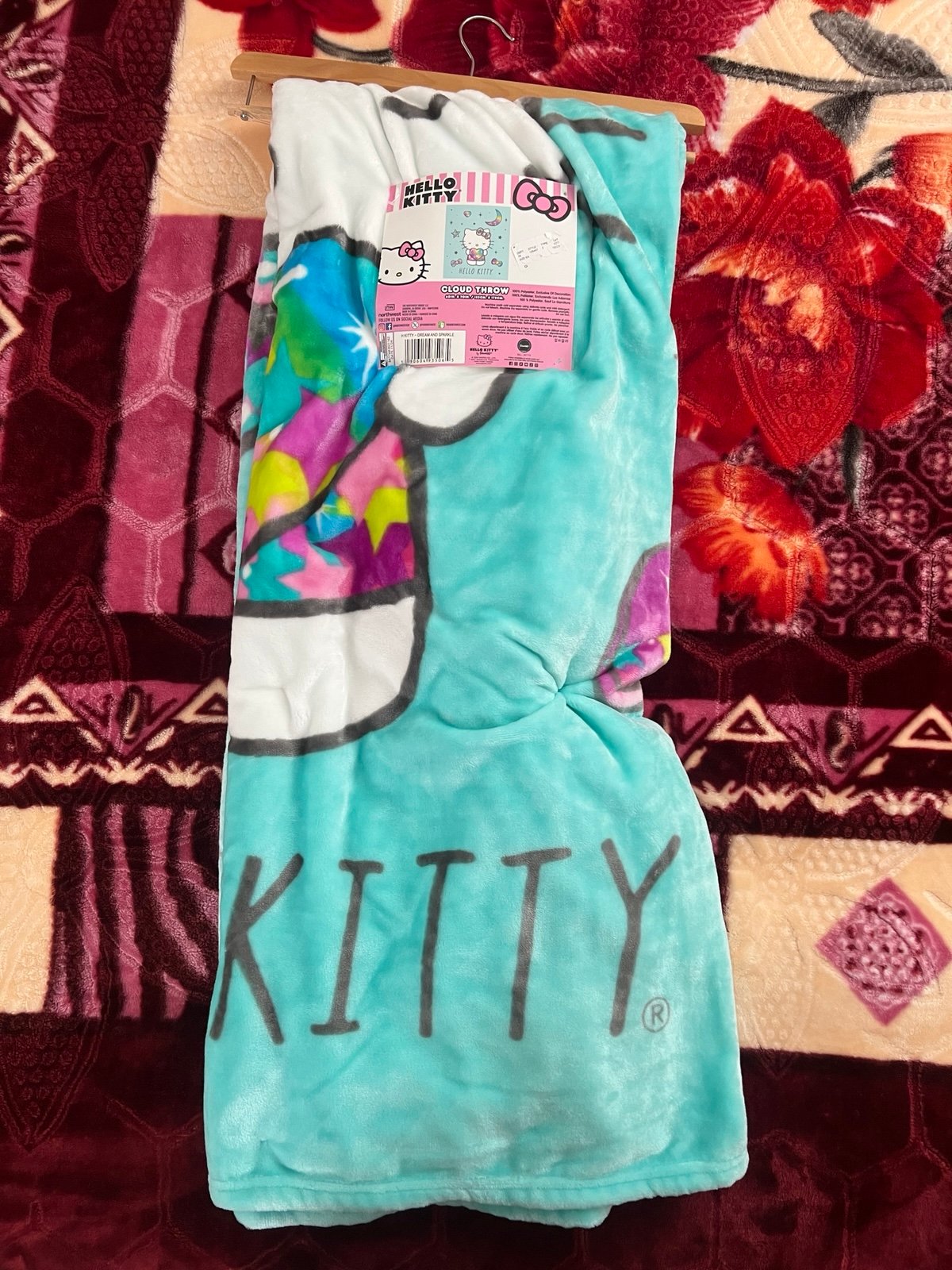 Hello Kitty Plush Blanket “Dream & Sparkle” Cloud Throw