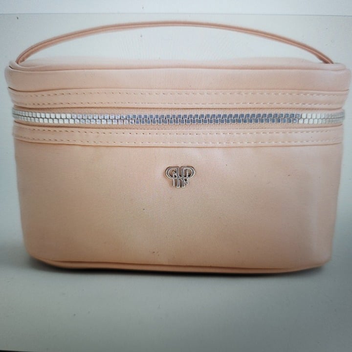 NWT Chico's Pale Pink Getaway Travel Train Case