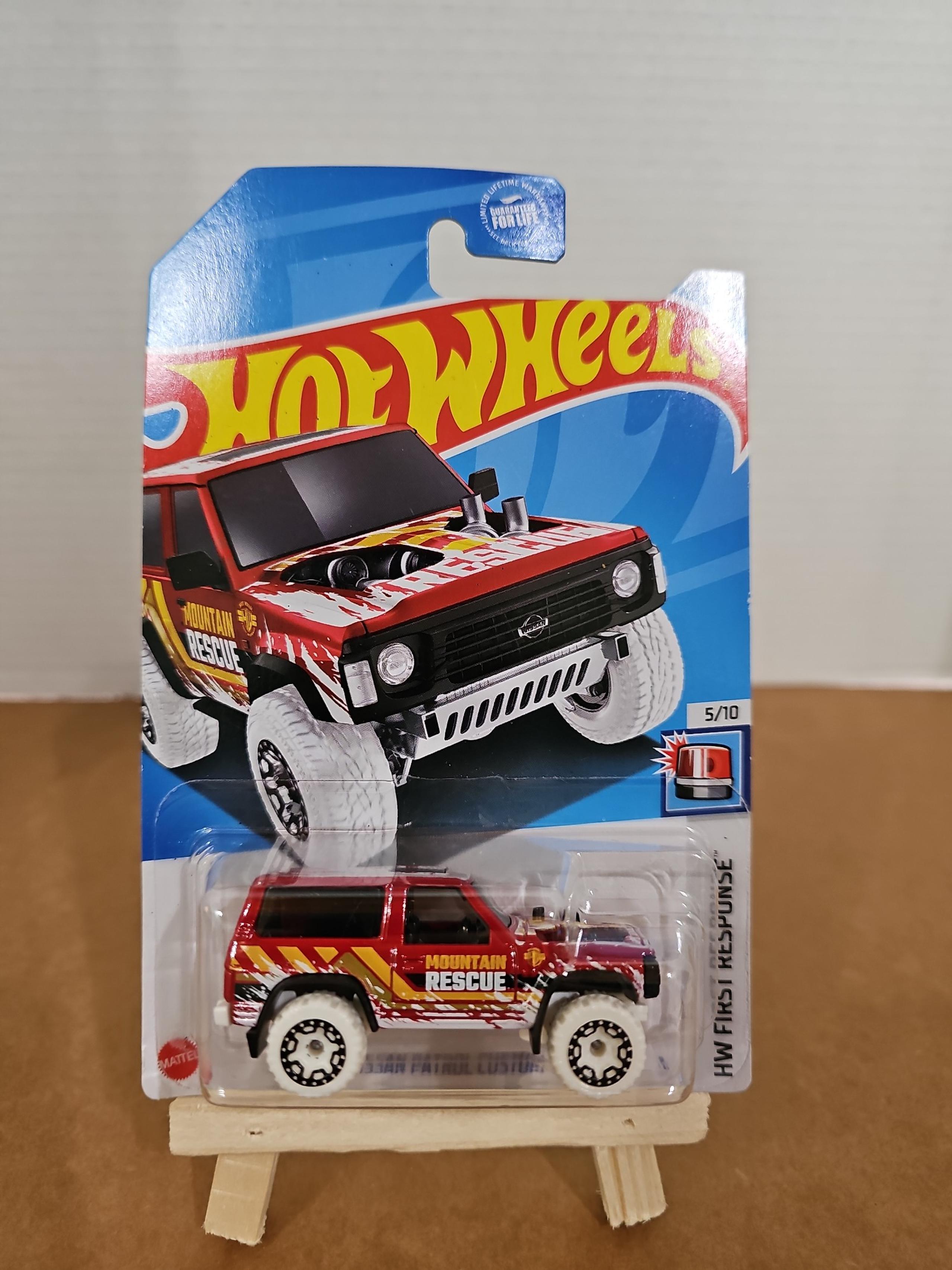 Hot Wheels Nissan Patrol Custom Mountain Rescue Truck