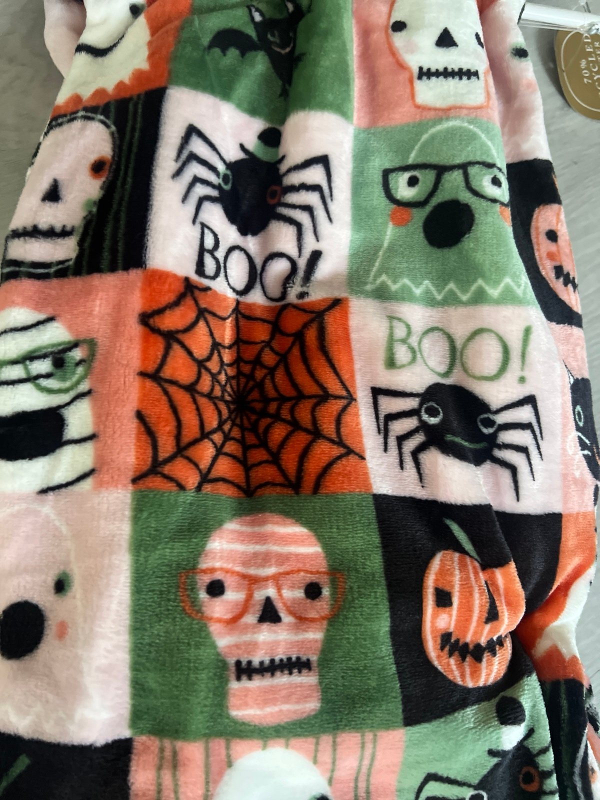 Halloween Cupcakes & Casmere spooky oversized throw