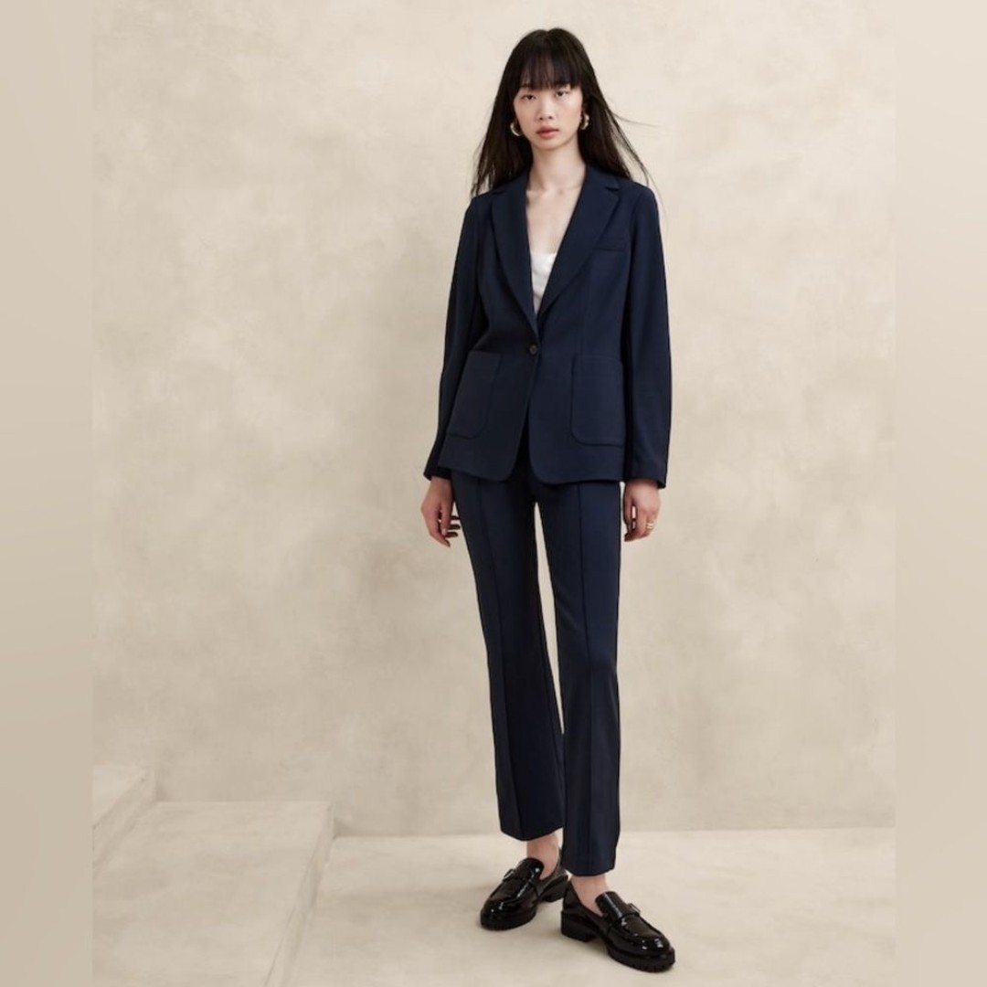 NWT! Banana Republic Hyper Navy Crop Flare Everywhere Ponte Pant - Small Talll