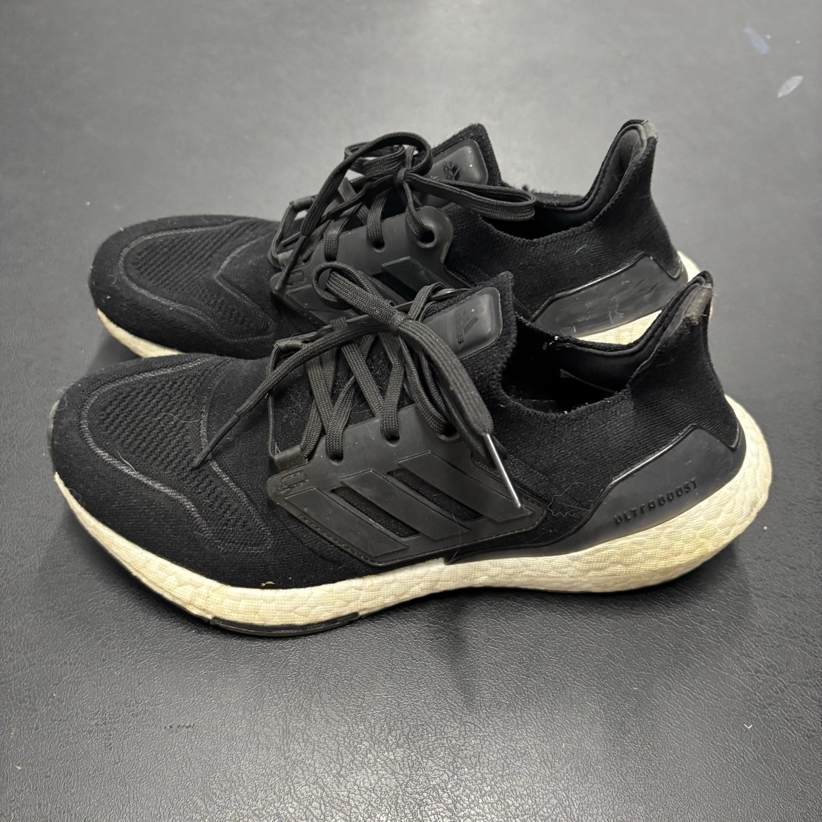 Adidas Womens Ultraboost 22 GX5591 Black White Boost Running Shoes Sz 8.5 US
