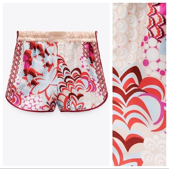 NWT. Zara Multicolored Printed High Waisted Shorts. Size S.