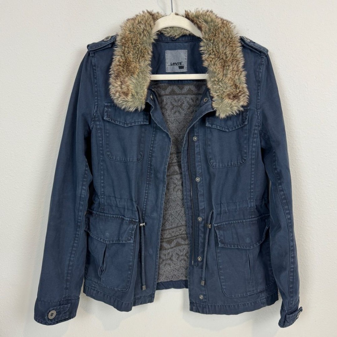Levi’s Navy Cargo Jacket Detachable Faux Fur Collar S