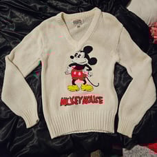 Vintage disney Mickey mouse knitted vneck fitted sweater s