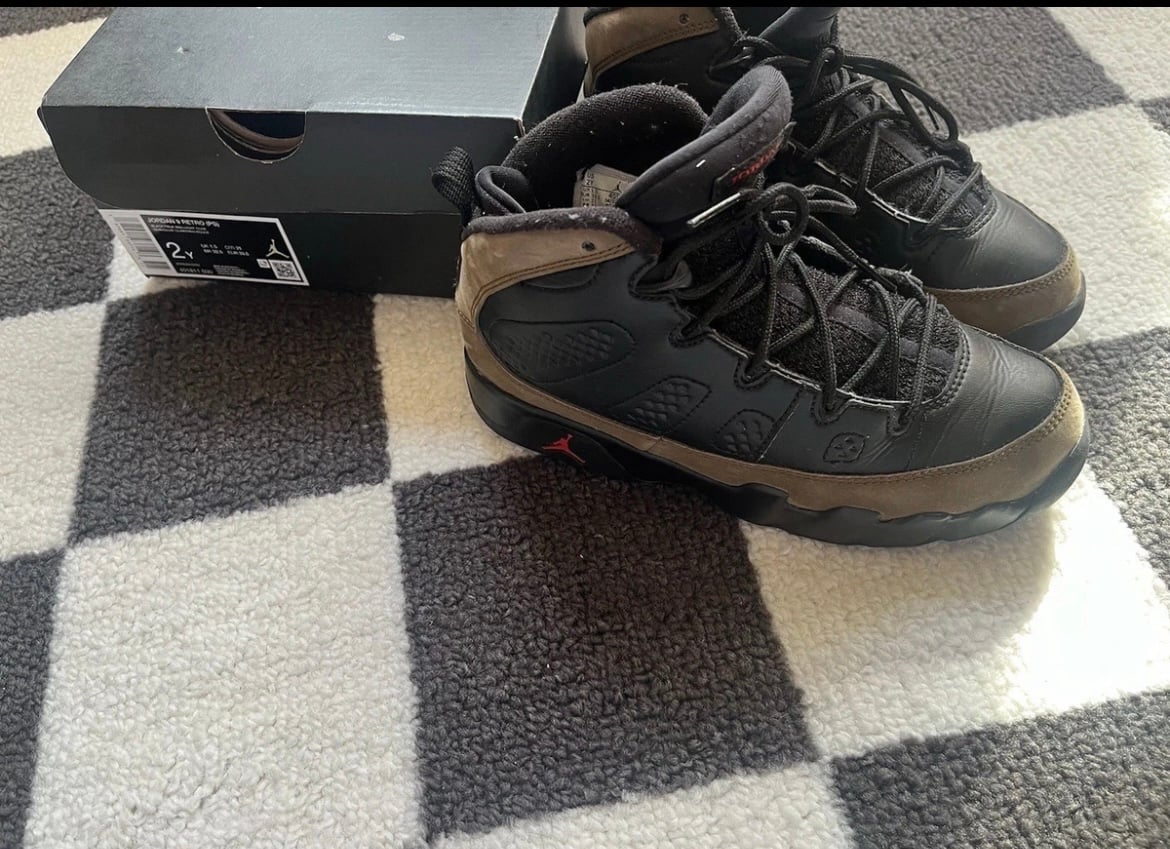 2024 used  Jordan 9 Olive PS size 2y