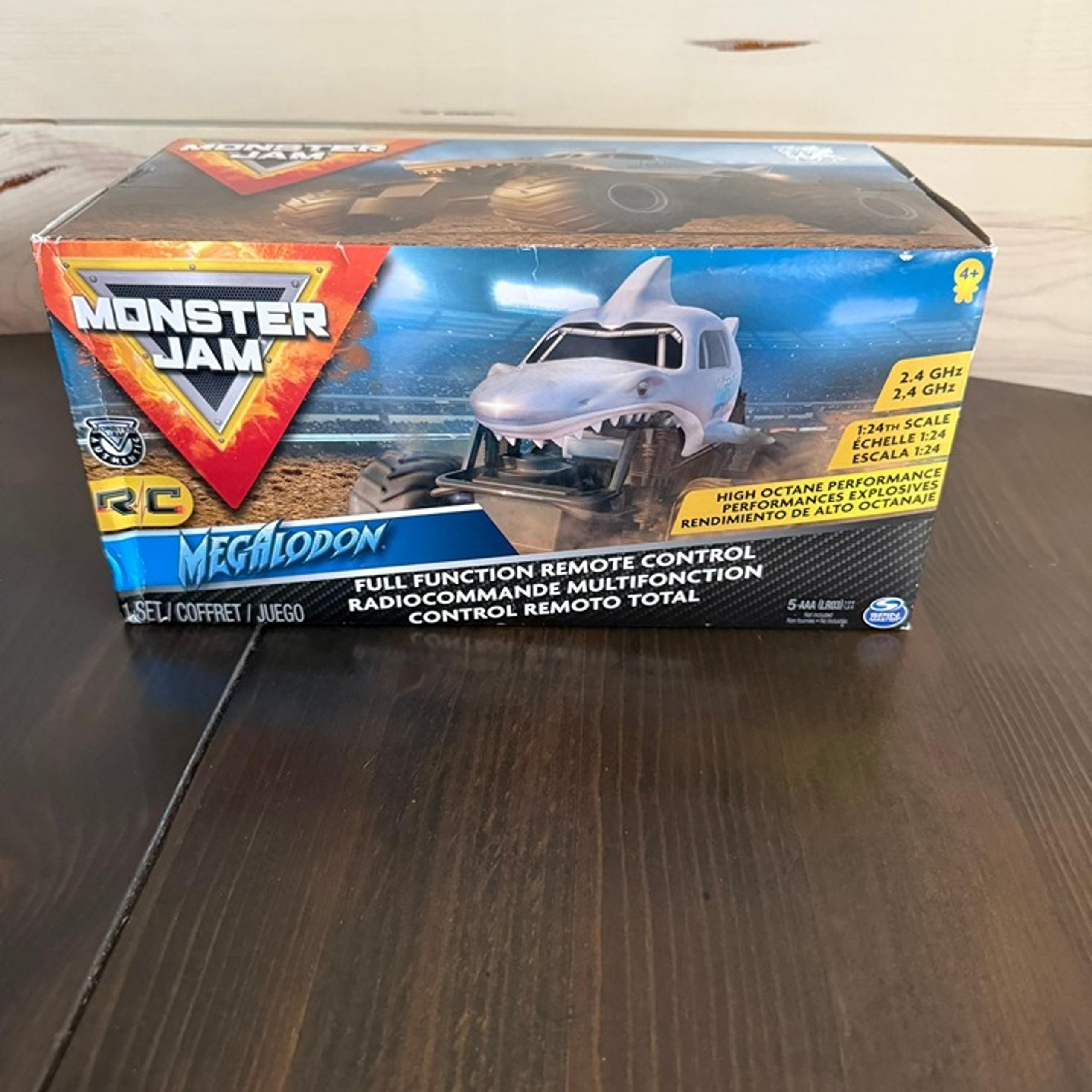 Monster Jam Official Megalodon Remote Control Monster Truck 1:24 Spin Master