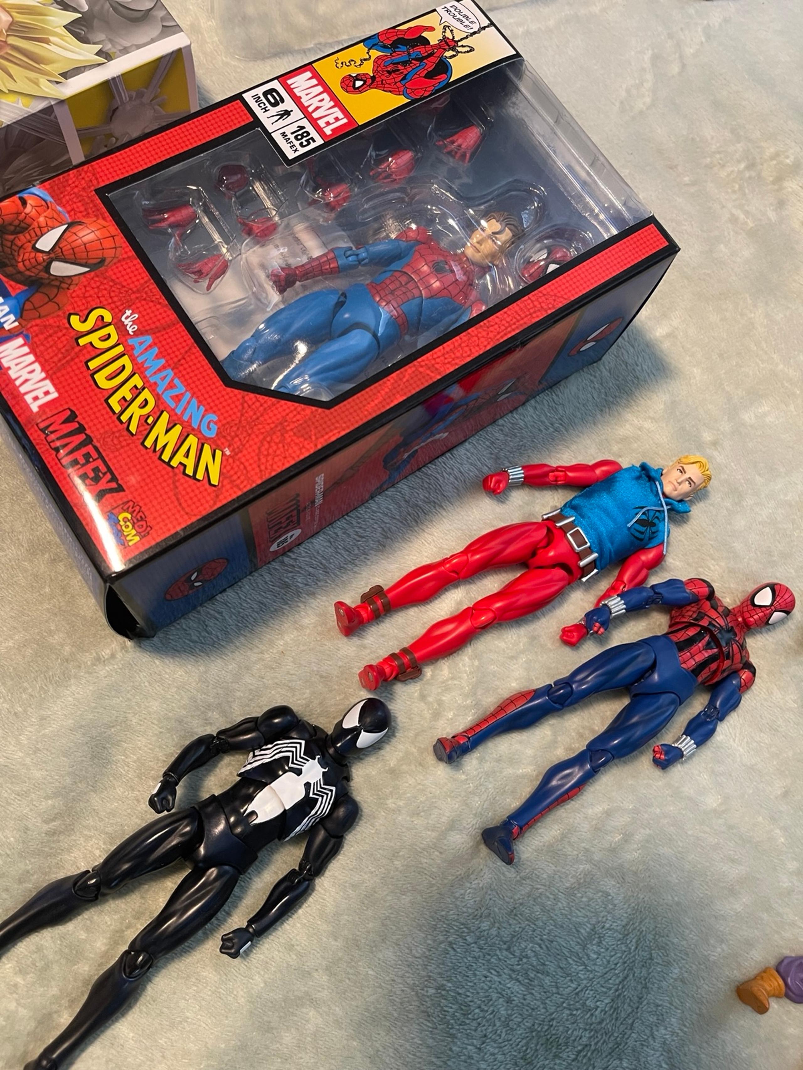 Authentic Mafex Spider-Man bundle