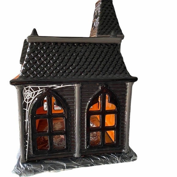 Bath & Body Works Slatkin Haunted House Luminary - detail