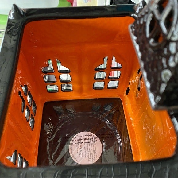 Bath & Body Works Slatkin Haunted House Luminary - detail