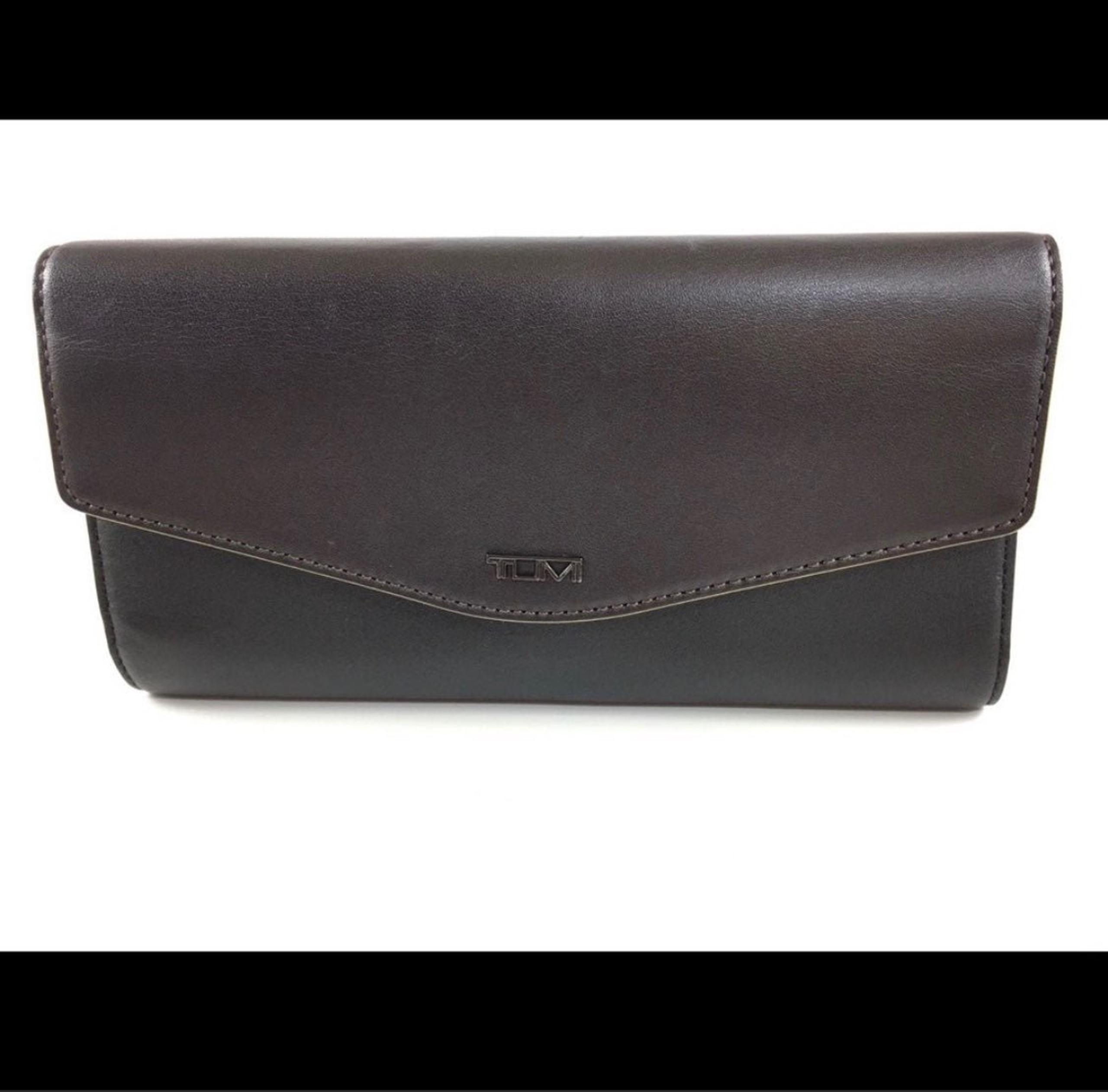 Tumi wallet jewelry travel