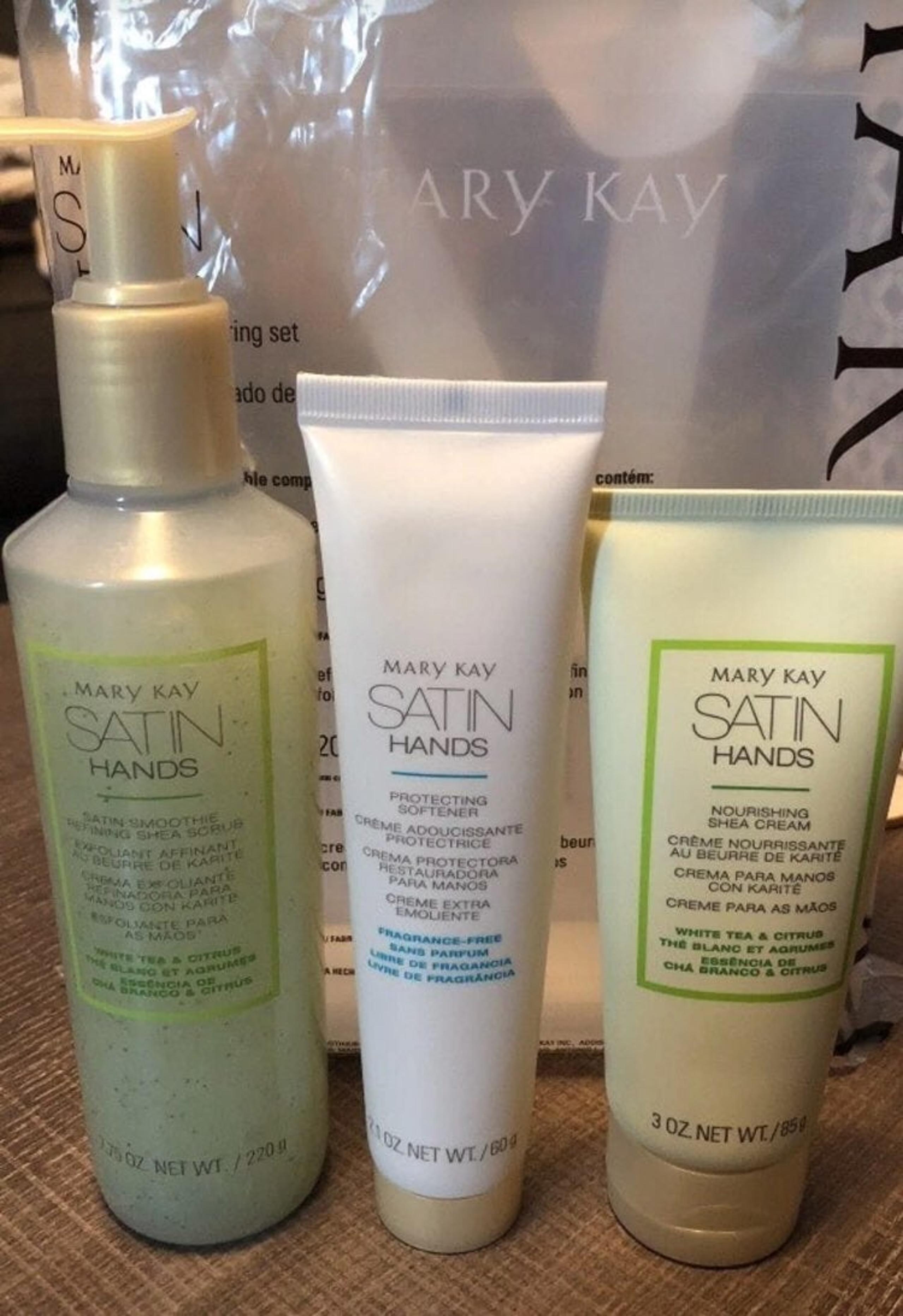 Mary Kay Satin Hands Set