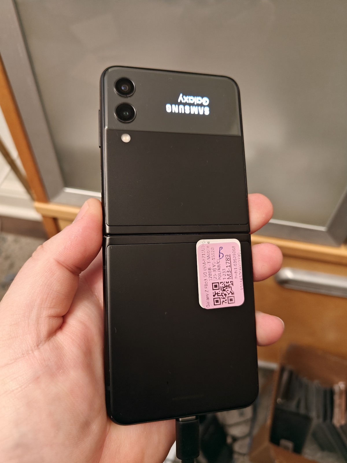 Like new boost mobile Samsung galaxy Z FLIP 3 5G 128GB