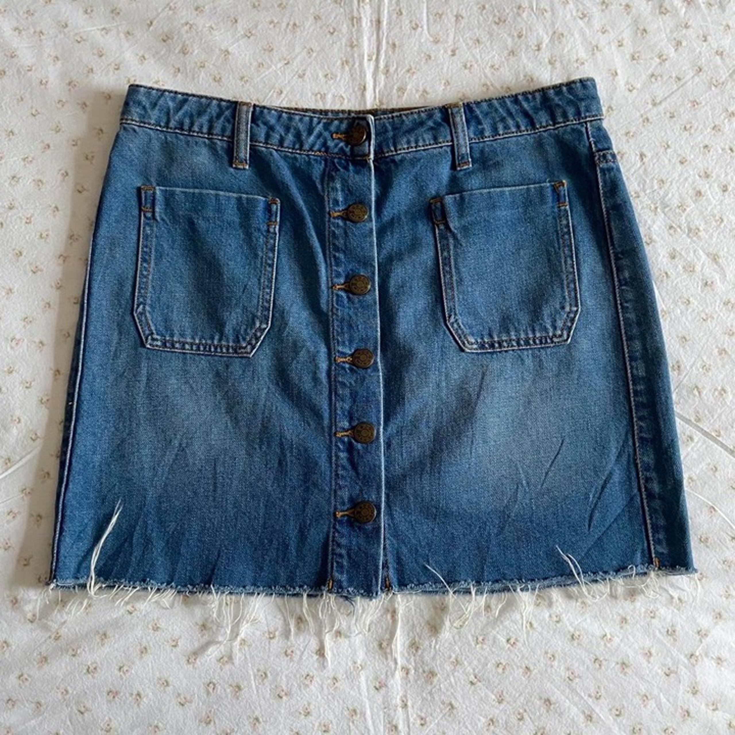 like new bdg distressed button up mini skirt
