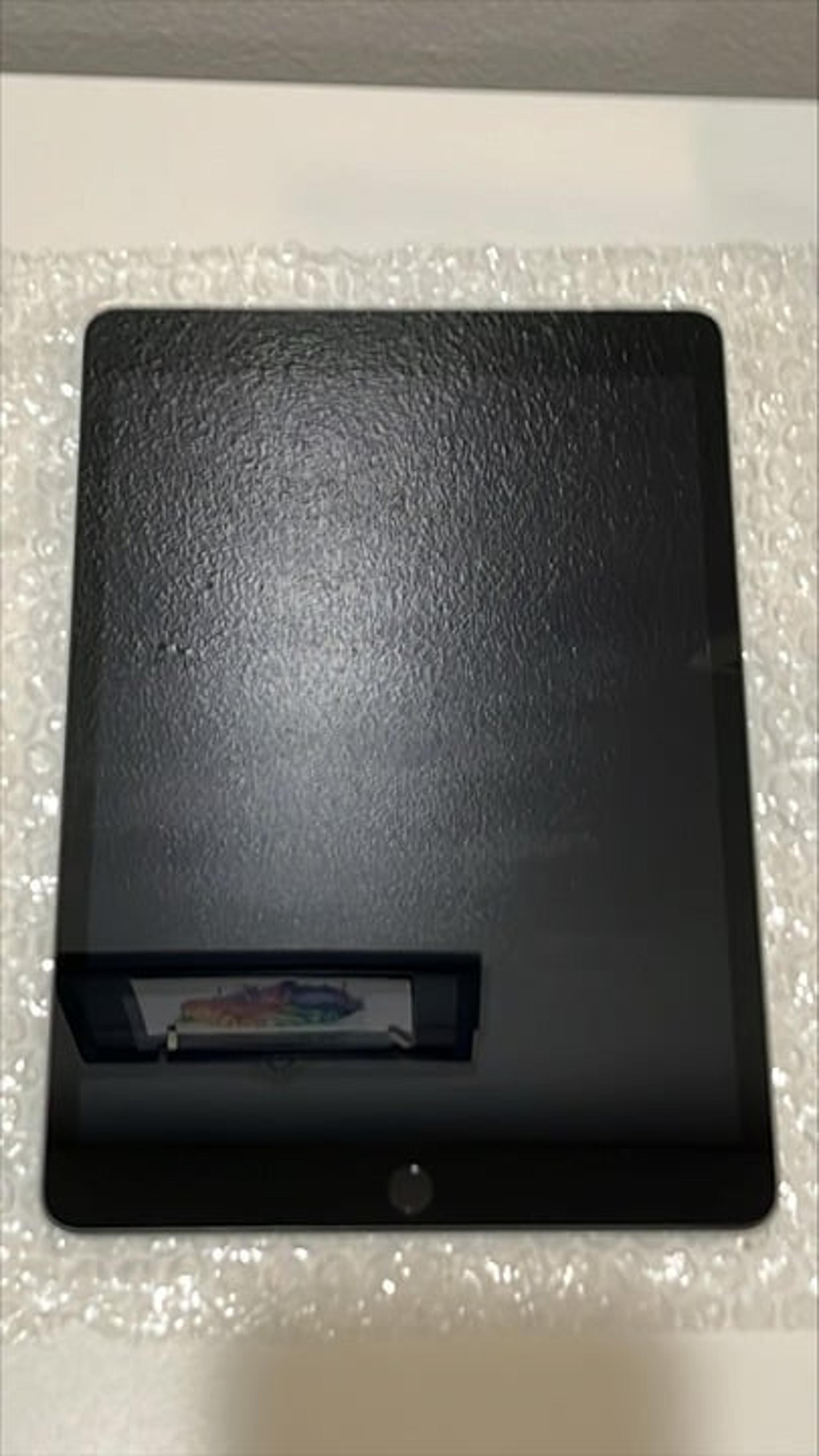 Apple iPad 8th Generation 32GB in Space Gray Wi-Fi