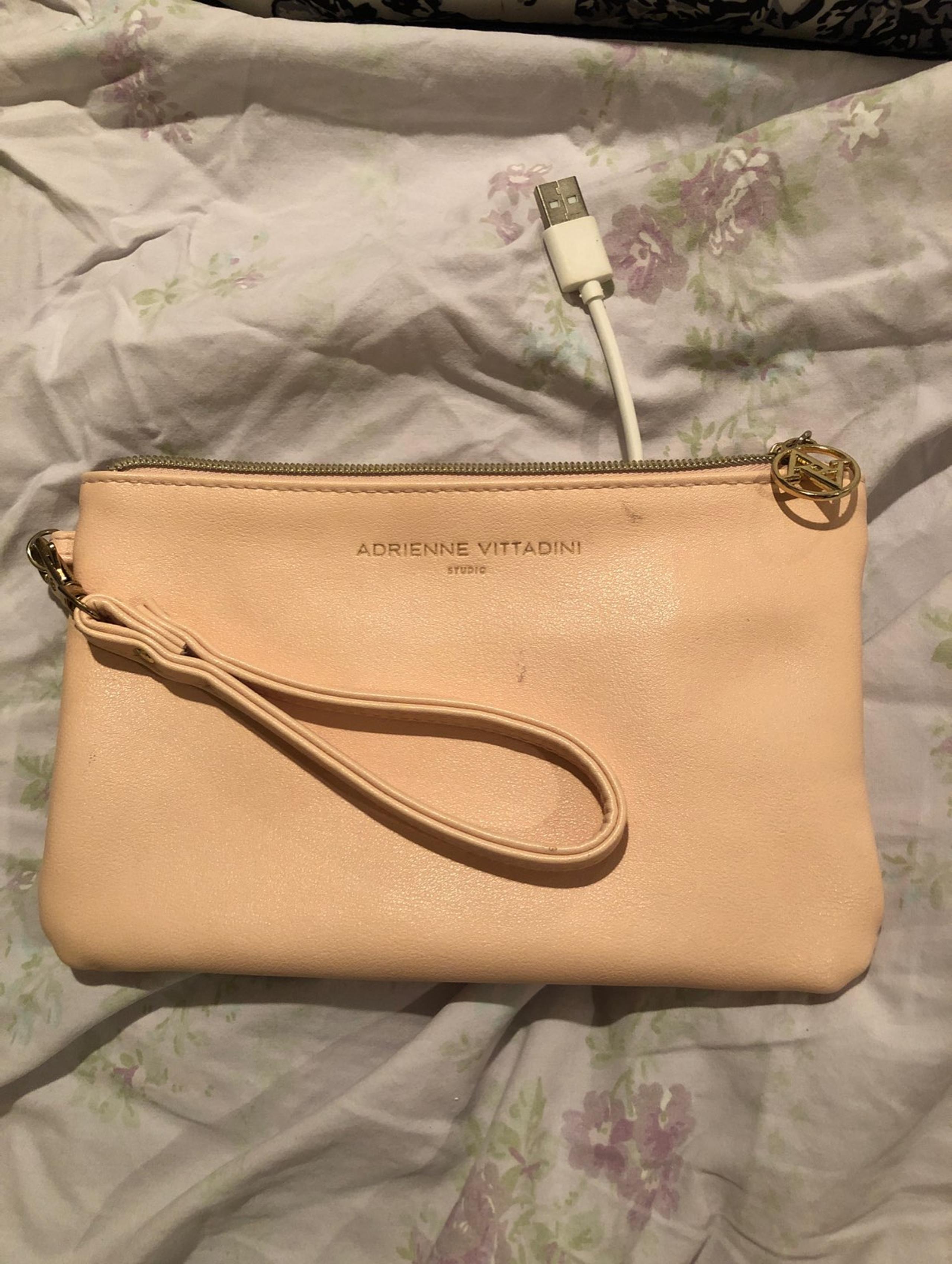 Charging wallet