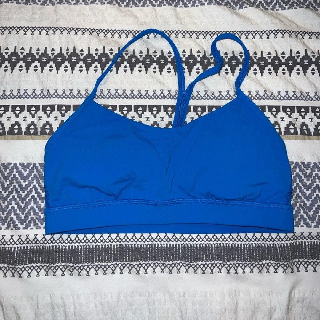 Lululemon Flow Y Nulu bra Light support A-C Cups Poolside Blue size 8