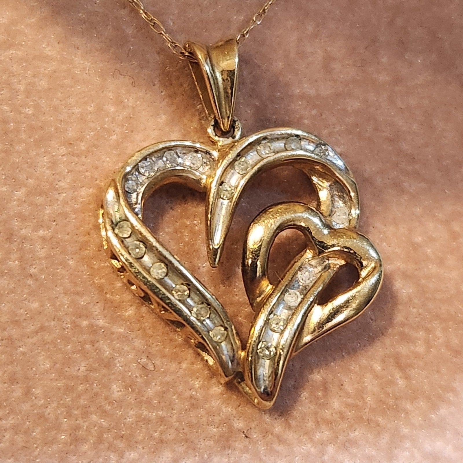 10k Yellow Gold & Diamond Double heart Pendant Necklace. 22