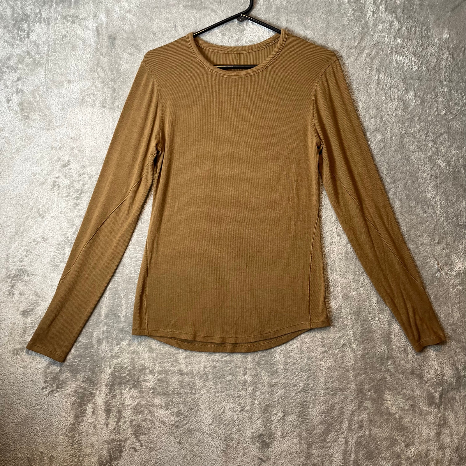 Lululemon Hold Tight Ribbed Long Sleeve Shirt Bold Beige Sz 8 Fitted