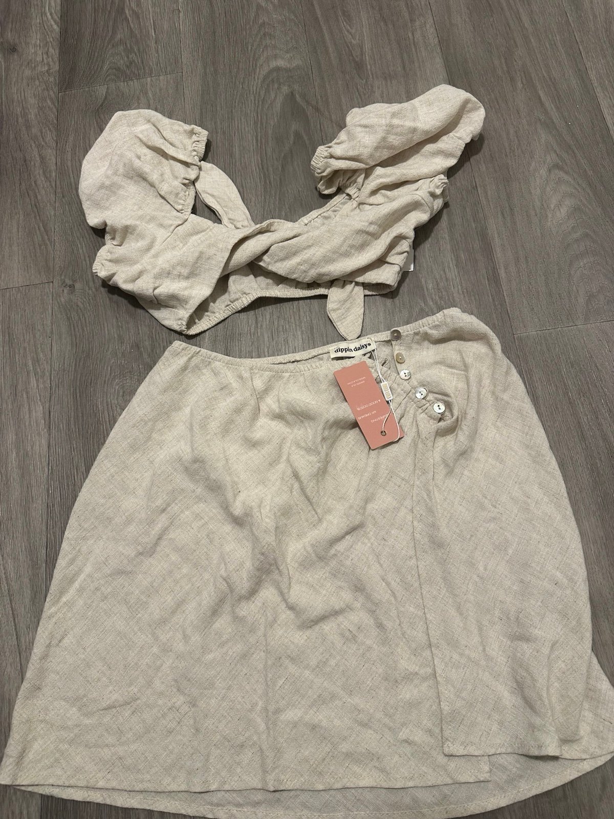 Dippin' daisy's 2 piece top and skirt set new w tags SIZE M
