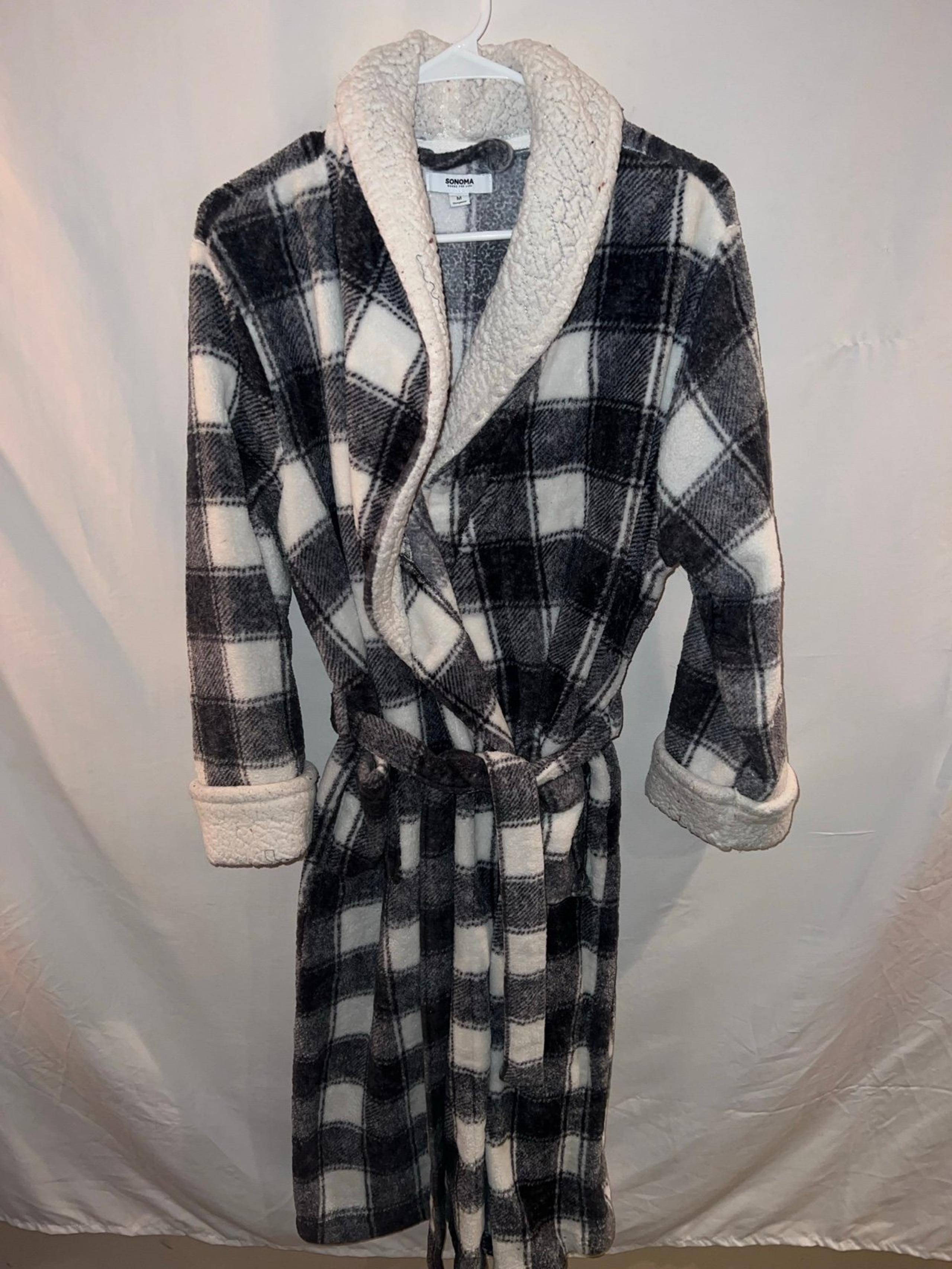 Ladies Medium Sonoma black & white checkered fleece lined robe