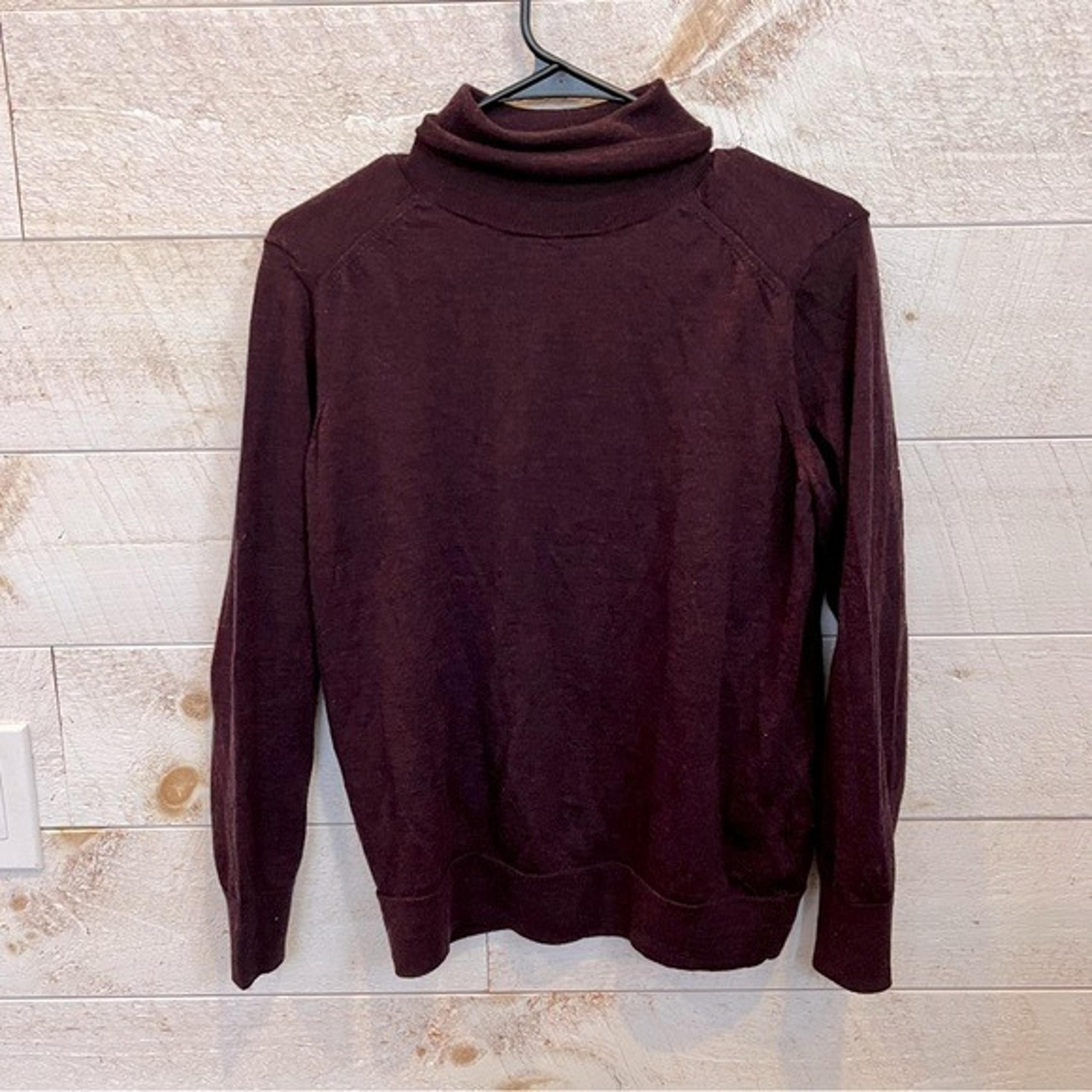 BANANA REPUBLIC Women’s Burgundy 100% Merino Wool Turtleneck Sweater Size L P