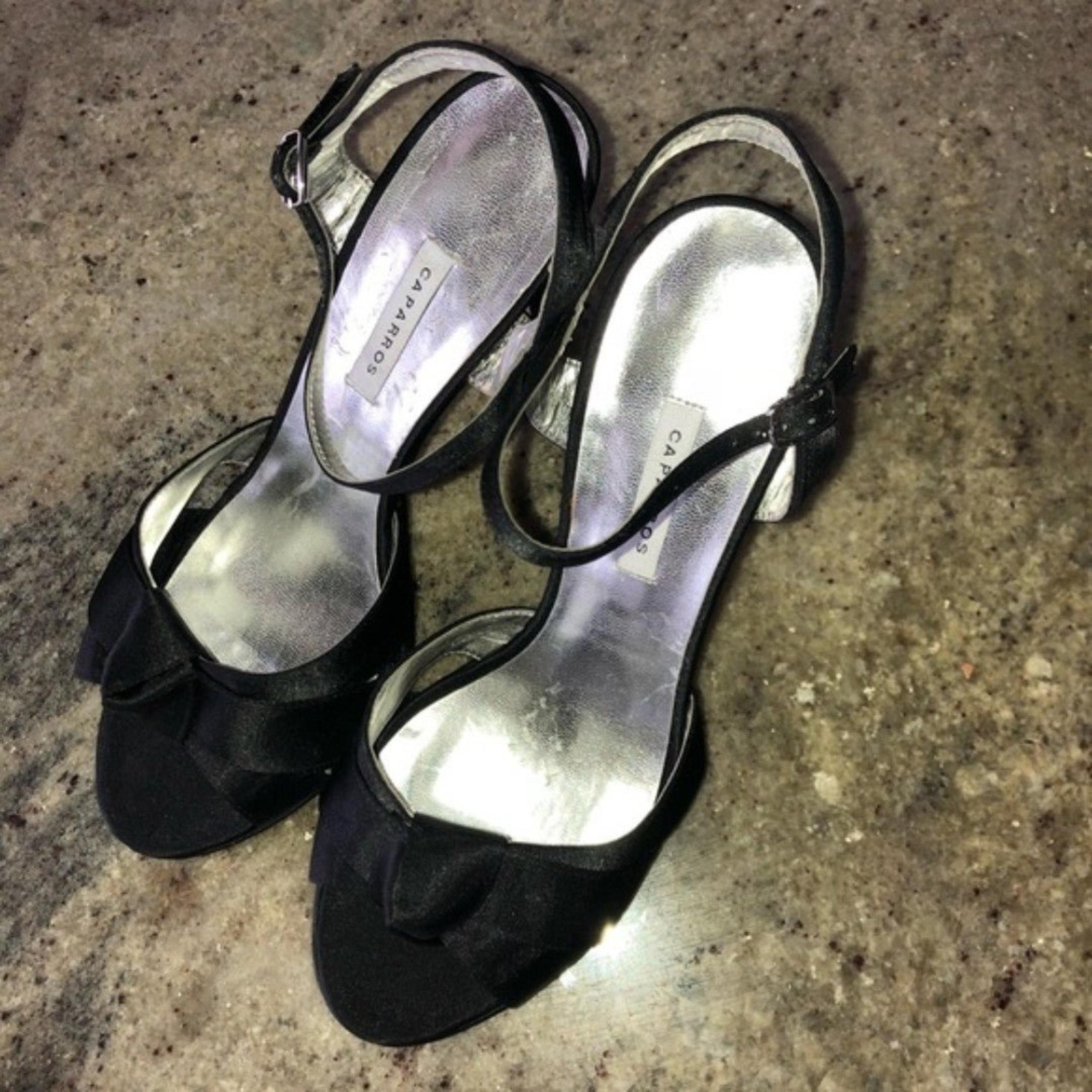 NWOT CAPARROS Satin Peep-toe bow-tie heels