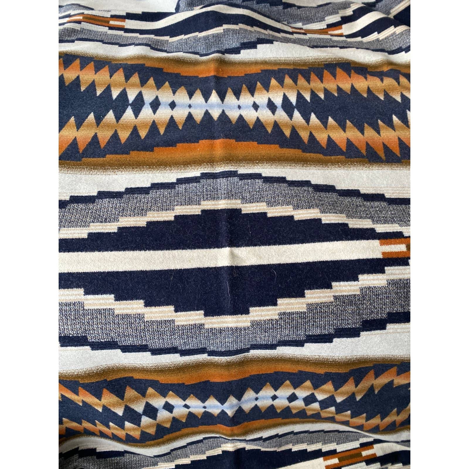 Pendleton Crescent outlets Bay Blanket