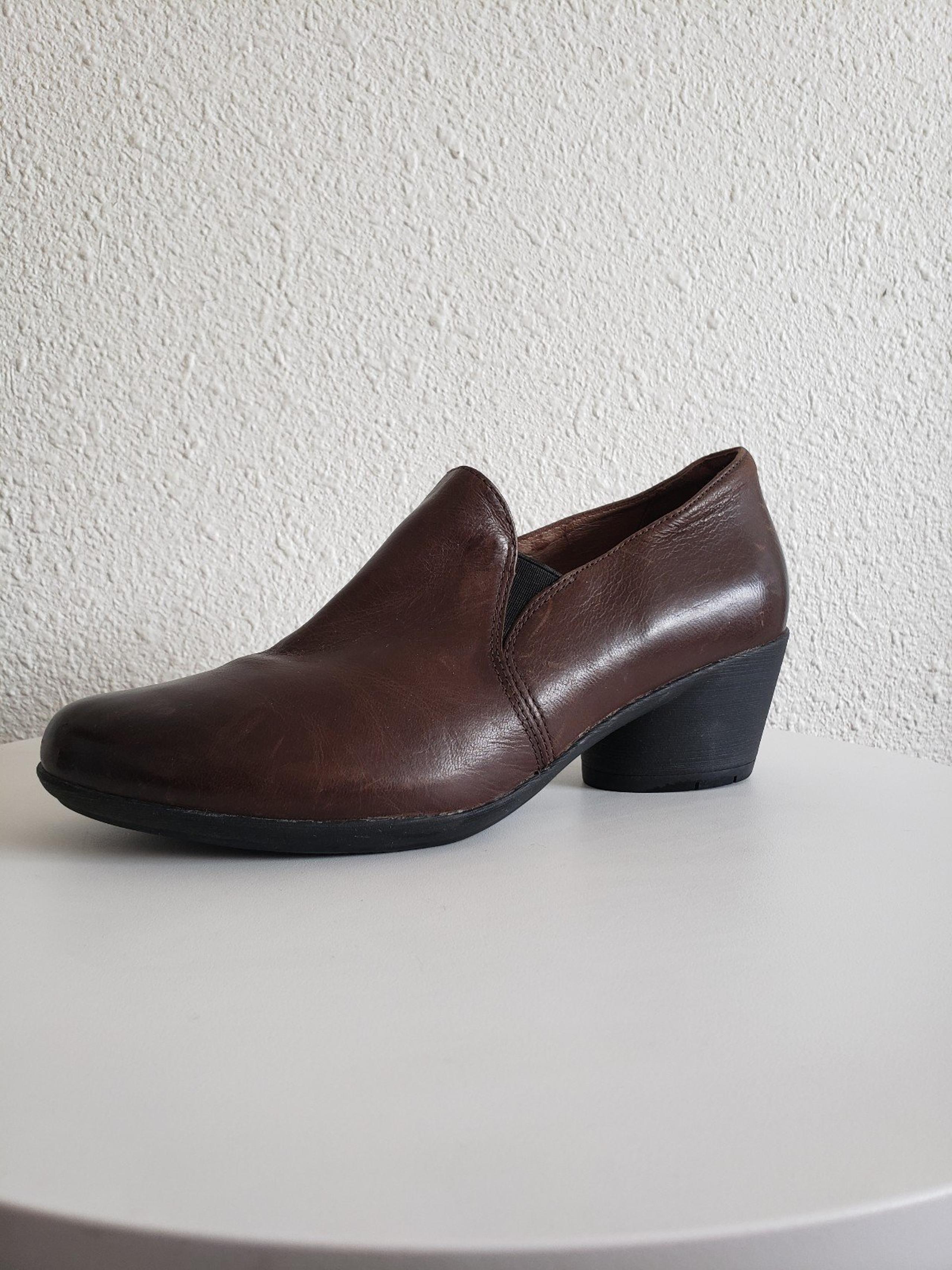 Dansko Robin Brown Leather Pumps