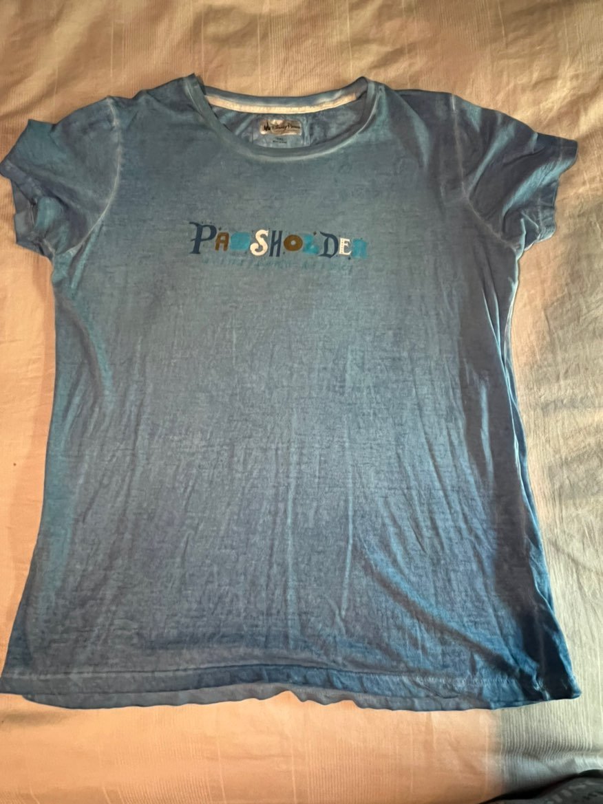 Disneyland PASSHOLDER AP exclusive tee