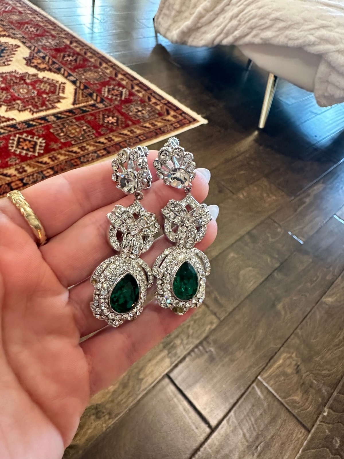 Dangle Clip-on Vintage Emerald earrings