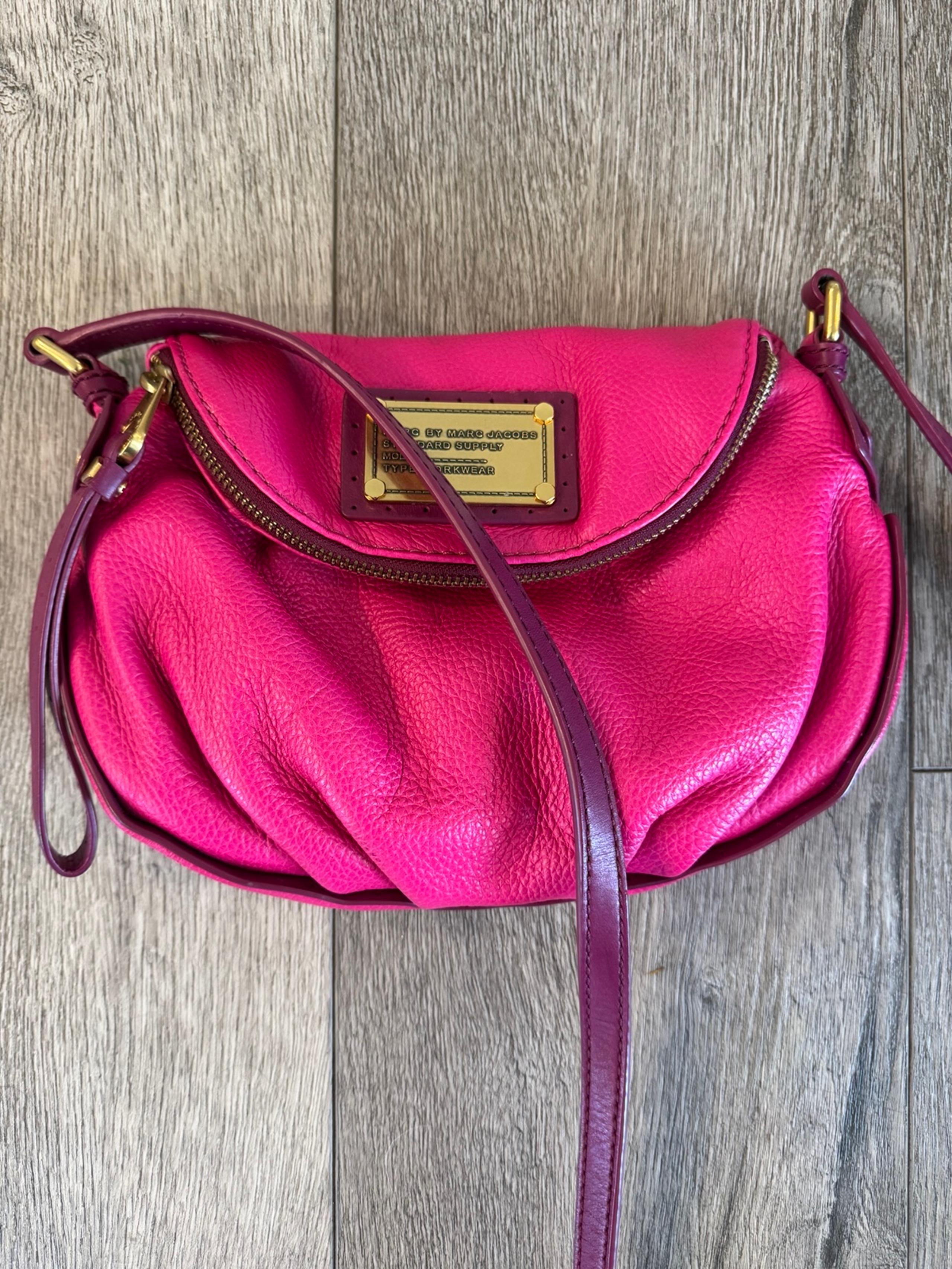 Marc by Marc Jacobs
Marc by Marc Jacobs Pop Pink Leather Classic Q Natasha