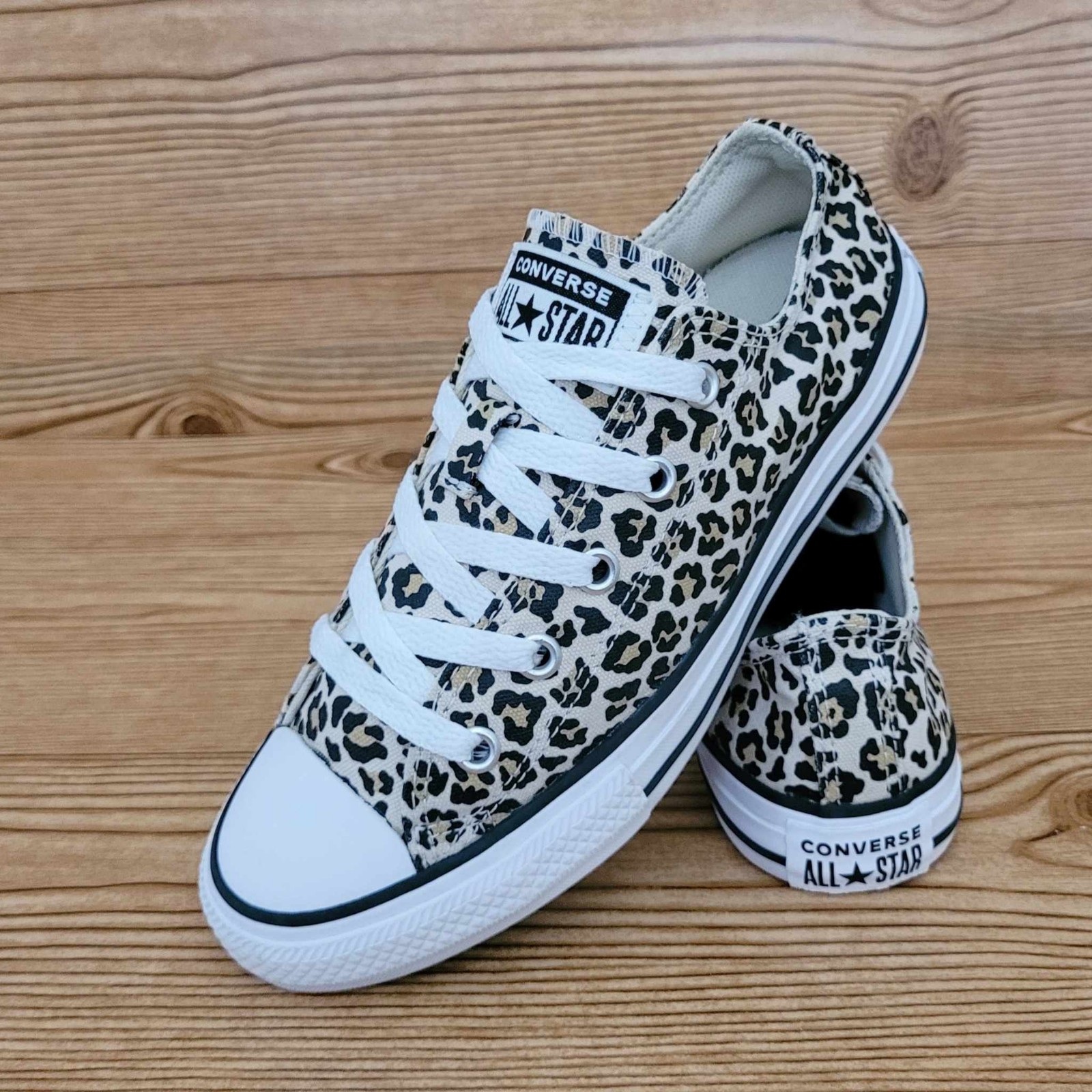 Converse All Star Low Tops cheetah print Sneakers
