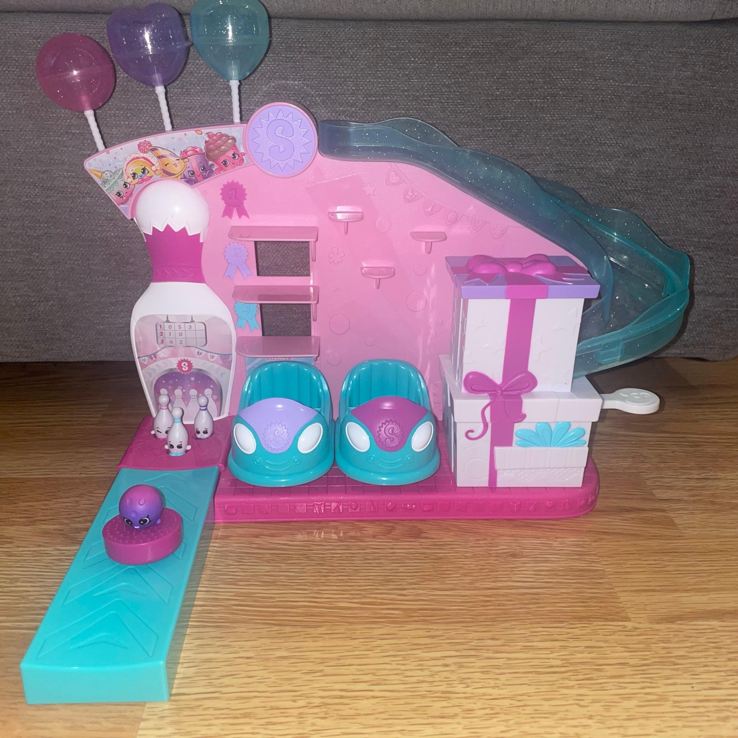 Shopkins Bowling Party Game Arcade Play Set with Pins and Bowling Ball